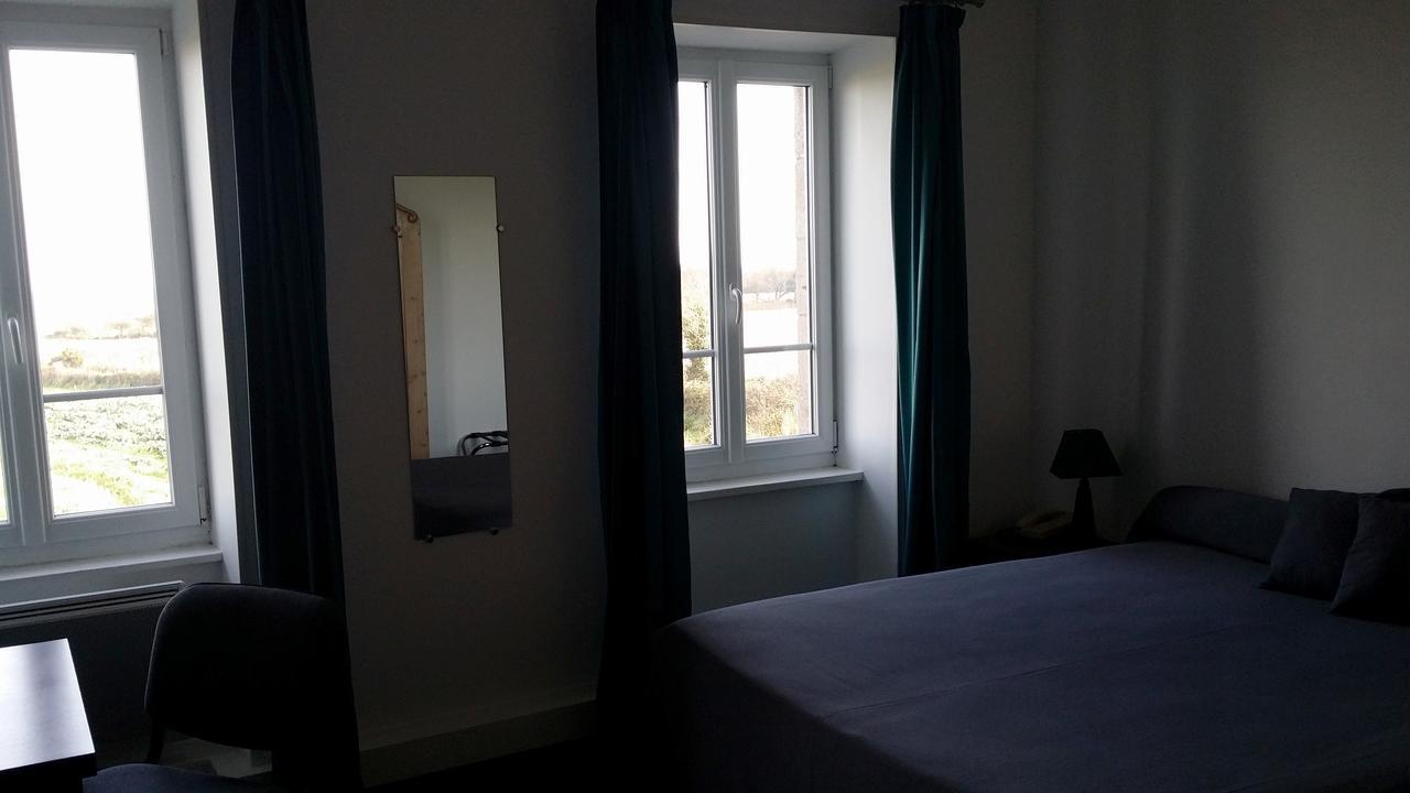 La Roche Du Marais Hotel Omonville-la-Petite Ruang foto