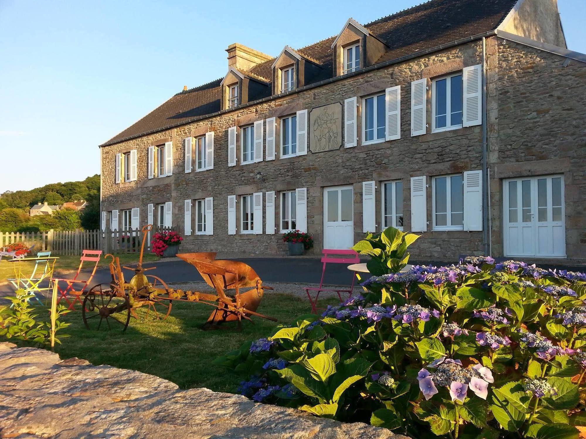 La Roche Du Marais Hotel Omonville-la-Petite Bagian luar foto