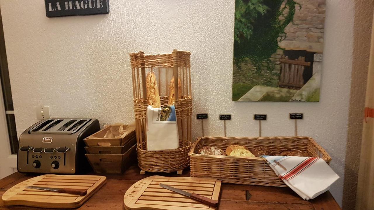 La Roche Du Marais Hotel Omonville-la-Petite Bagian luar foto